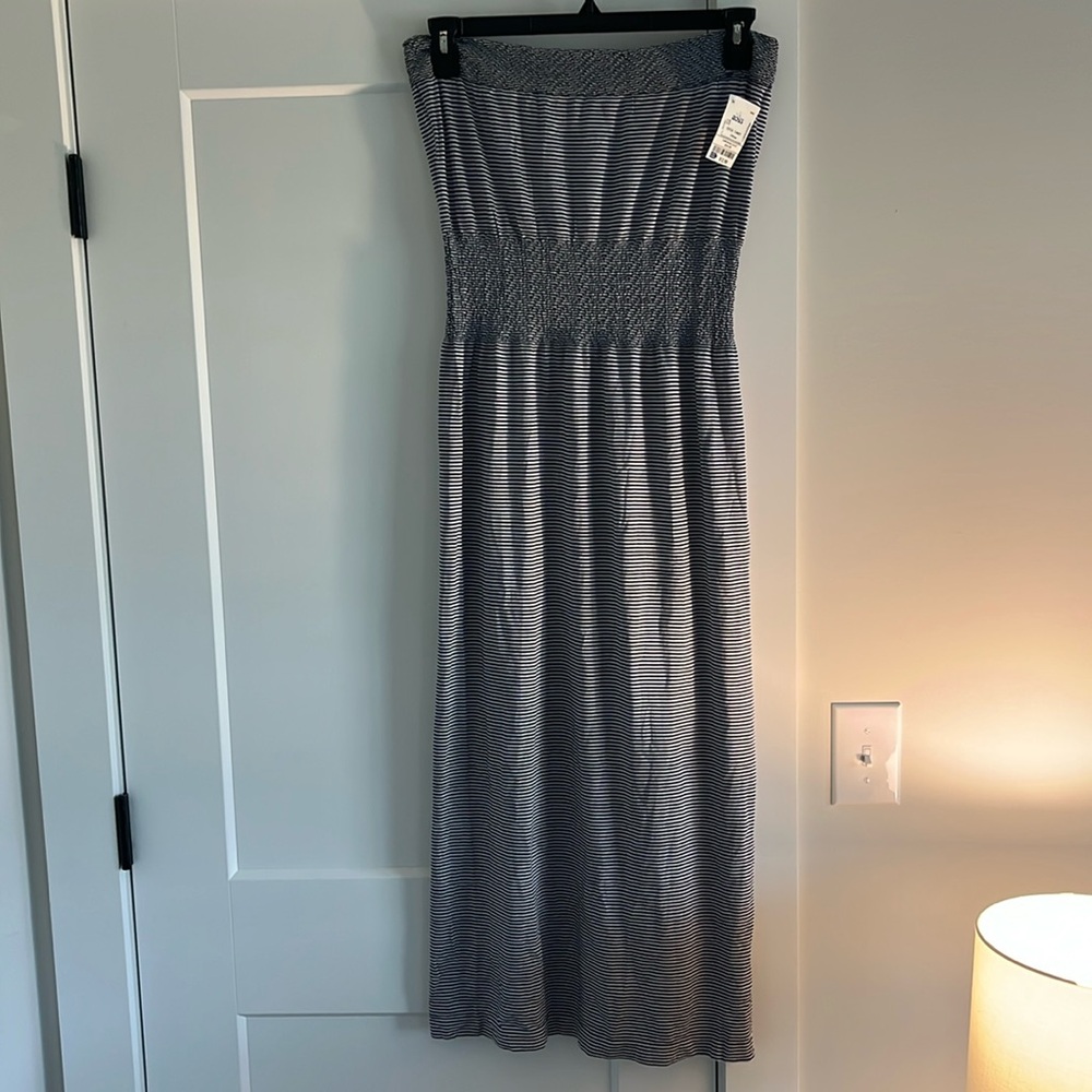 Lark + Grey s/m strapless dress. NWT